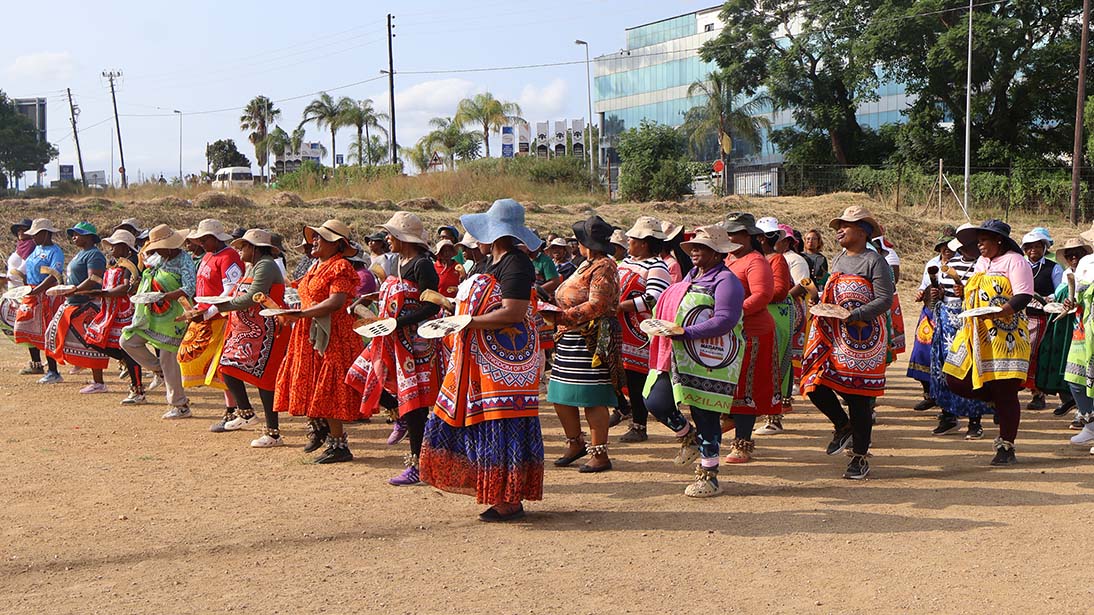 Wise Buhleni Lutsango improvise for Buganu Festival
